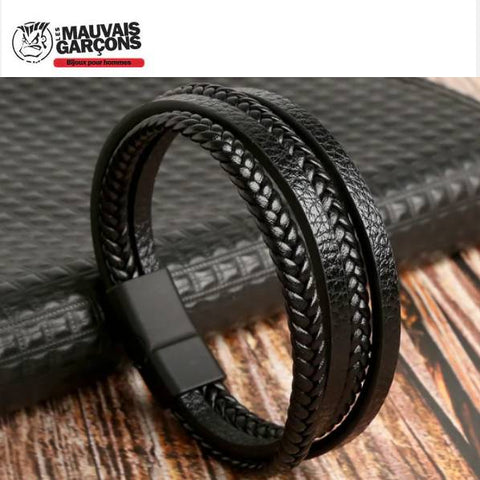 Bracelet homme élégant et vintage en cuir et d'un segment qui accentue parfaitement le style du bracelet .   Longueur : 21 cm Largeur : 2 cm Fermoir à crochet aimanté  Matière : Cuir ✔ Les frais de port sont offerts pour la France métropolitaine  ✔ Article expédié sous 24 heures, réception sous 2 à 3 jours