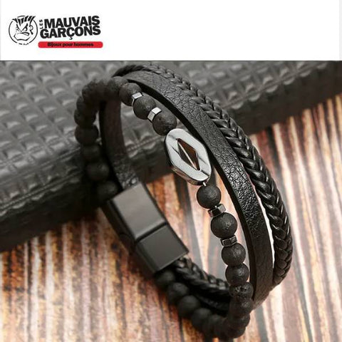 Bracelet homme élégant et vintage en cuir et d'un segment qui accentue parfaitement le style du bracelet .   Longueur : 21 cm Largeur : 2 cm Fermoir à crochet aimanté  Matière : Cuir ✔ Les frais de port sont offerts pour la France métropolitaine  ✔ Article expédié sous 24 heures, réception sous 2 à 3 jours