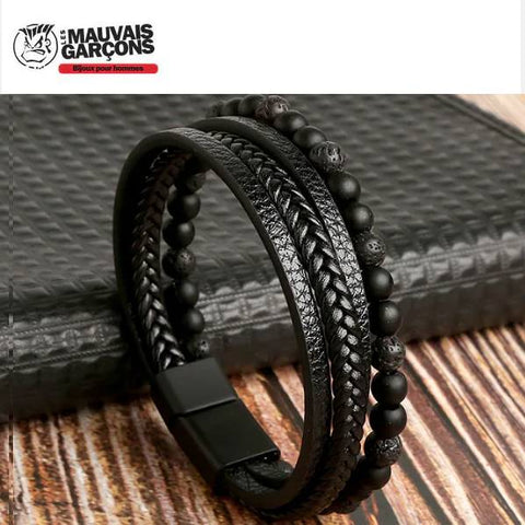 Bracelet homme élégant et vintage en cuir et d'un segment qui accentue parfaitement le style du bracelet .   Longueur : 21 cm Largeur : 2 cm Fermoir à crochet aimanté  Matière : Cuir ✔ Les frais de port sont offerts pour la France métropolitaine  ✔ Article expédié sous 24 heures, réception sous 2 à 3 jours