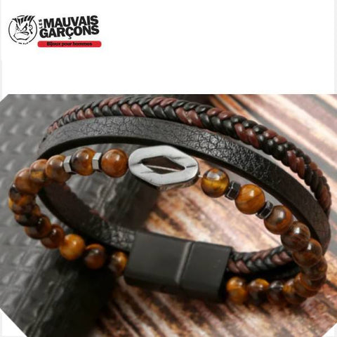 Bracelet homme élégant et vintage en cuir et d'un segment qui accentue parfaitement le style du bracelet .   Longueur : 21 cm Largeur : 2 cm Fermoir à crochet aimanté  Matière : Cuir ✔ Les frais de port sont offerts pour la France métropolitaine  ✔ Article expédié sous 24 heures, réception sous 2 à 3 jours
