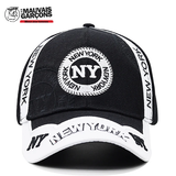 Casquette américaine NY Casquette de très bonne qualité pour les styles décontractés.  Cette casquette américaine saura séduire par son aspect.  Article: Casquette Snapback Genre: Unisex Type de motif: Lettre Style: Vintage Matière: Coton Couleur: Bleu  Réglage: par Scratch Taille de la casquette : 53-62 cm de circonférence  ✔ Les frais de port sont offerts pour la France métropolitaine  ✔ Article expédié sous 24 heures, réception sous 2 à 3 jours