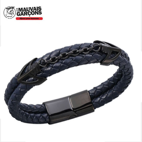 Bracelet homme élégant et vintage en cuir et d'un segment en acier 316 L qui accentue parfaitement le style du bracelet .   Longueur : 21 cm Largeur : 1.5 cm Fermoir à crochet aimanté  Matière : Cuir ✔ Les frais de port sont offerts pour la France métropolitaine  ✔ Article expédié sous 24 heures, réception sous 2 à 3 jours
