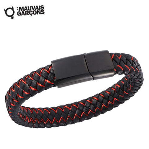 Bracelet homme élégant et vintage en cuir et d'un segment en acier 316 L qui accentue parfaitement le style du bracelet .