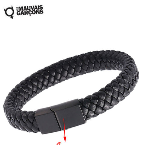 Bracelet homme élégant et vintage en cuir et d'un segment en acier 316 L qui accentue parfaitement le style du bracelet .