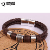 Bracelet homme élégant et vintage en cuir et d'un segment en acier 316 L qui accentue parfaitement le style du bracelet .  